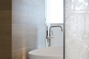 GK_PolarWeiss_Bathroom_Design_Laura_Sole3